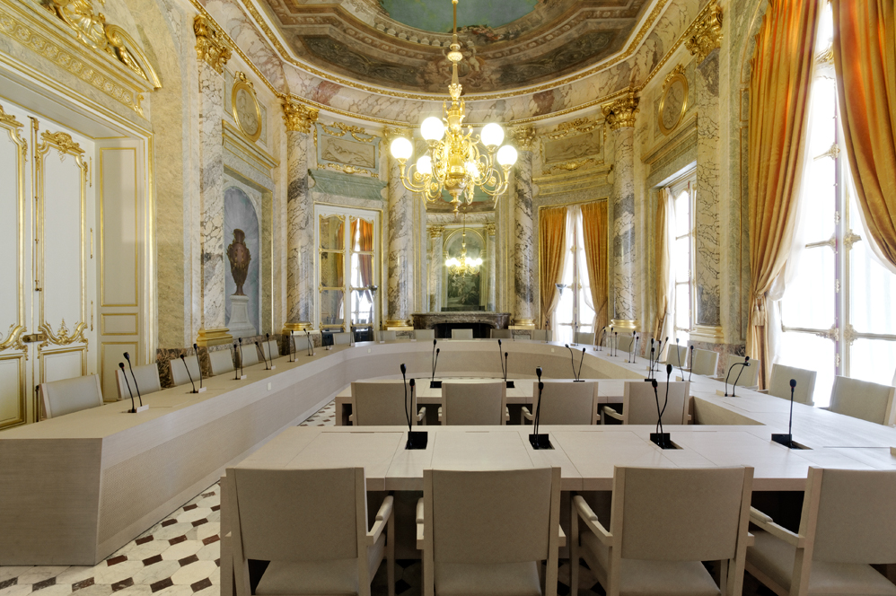 La salle d'audience du Tribunal des conflits